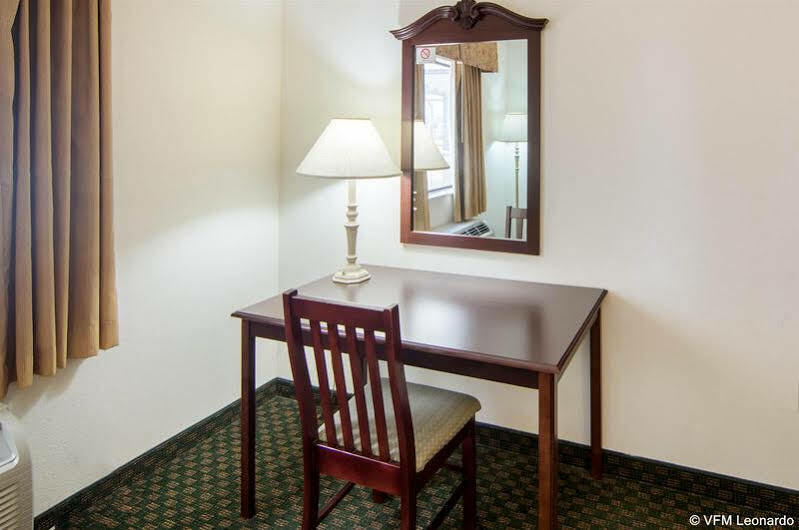 Econo Lodge Weatherford Buitenkant foto